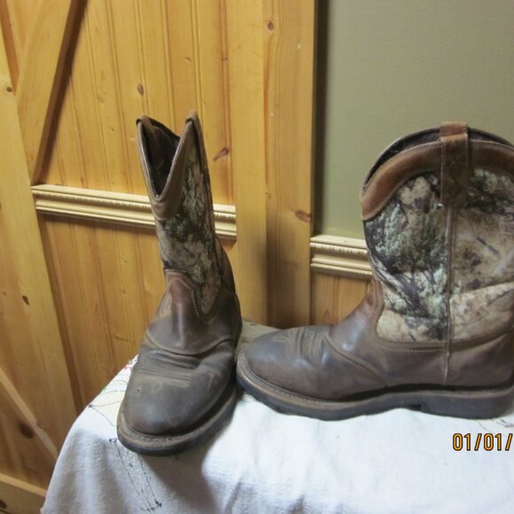 Disney Christmas 2025 Lil Rin Rin Plush Badge Red New